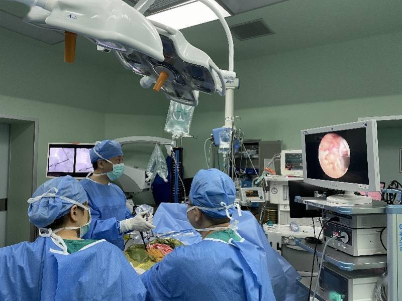 脊柱|脊柱退变、侧弯仍恐惧手术治疗，钥匙孔手术成功解除“痛点”