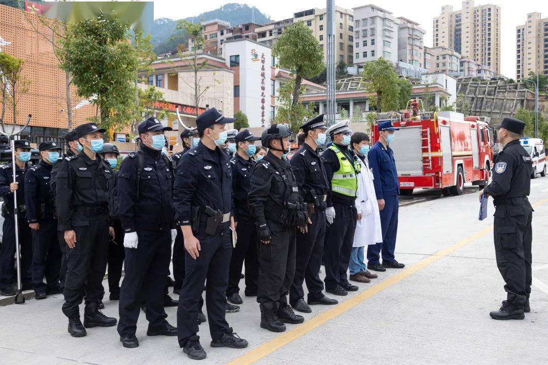 大田县公安局开展反恐应急处突实战演练_处置