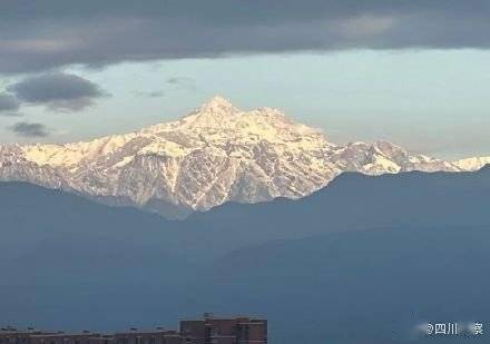 雪山|羡慕啊！成都一高校校内就可观雪山