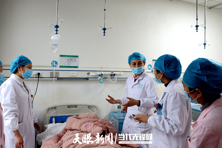 现场教学广州帮扶专家赴赫章县人民医院开展帮扶活动