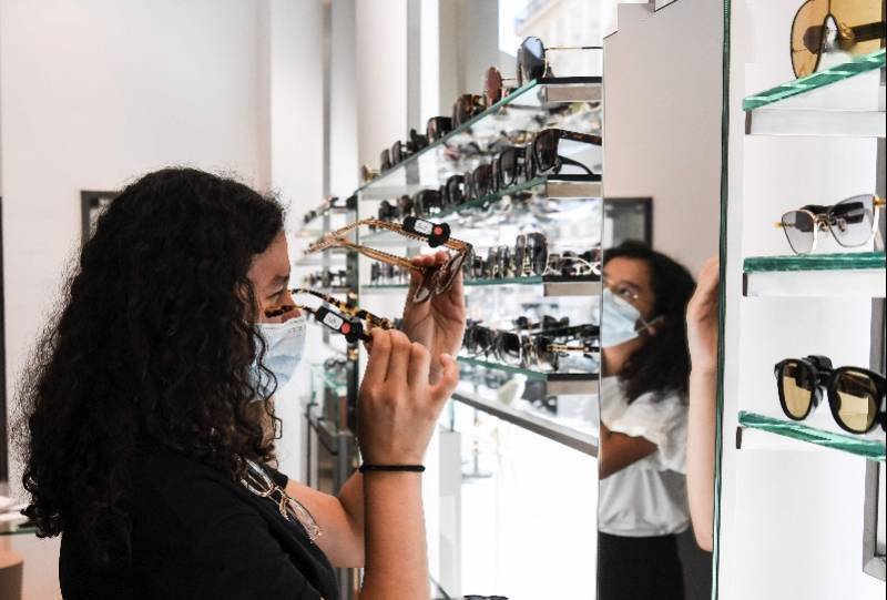 成人|老花镜买成品，成人近视不加深，这些成人配镜的坑得避开