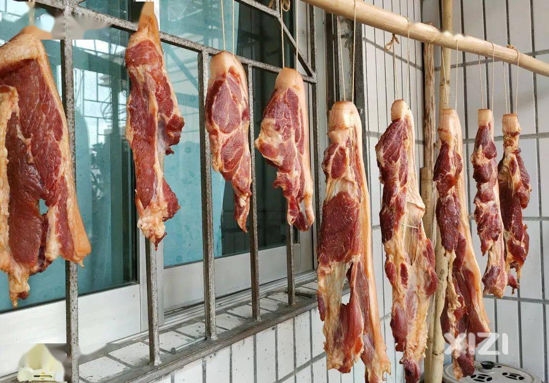 惠东人的阳台又出现这景象一排排都是腊肉腊肠