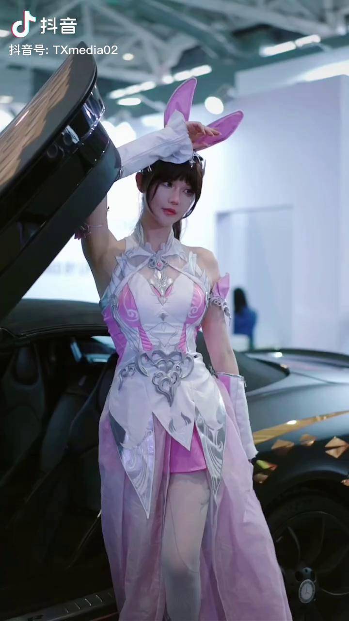 小舞好漂亮车模小姐姐cosplay动感光波biubiubiu