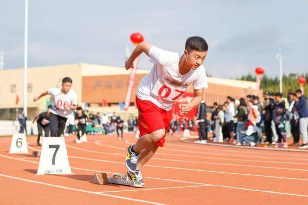 岳冉冉|这所大学忒严！体测挂科，将拿不到毕业证