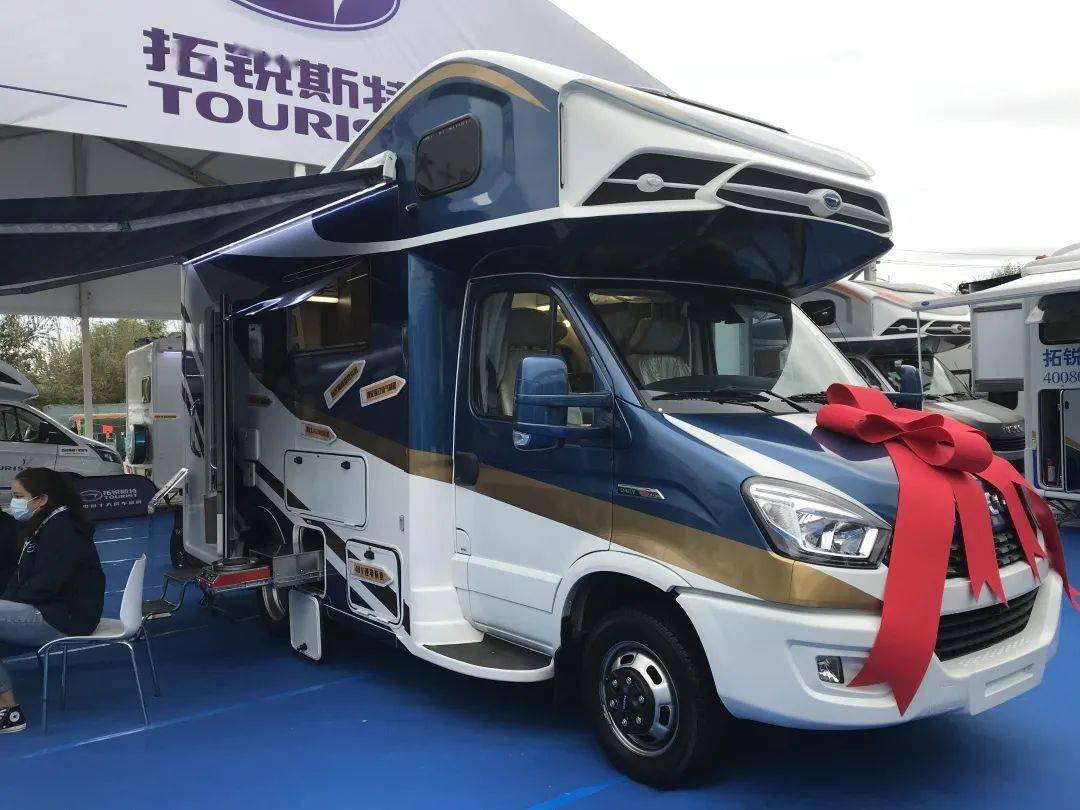 大气又深邃,实拍拓锐斯特海王星 1 号房车