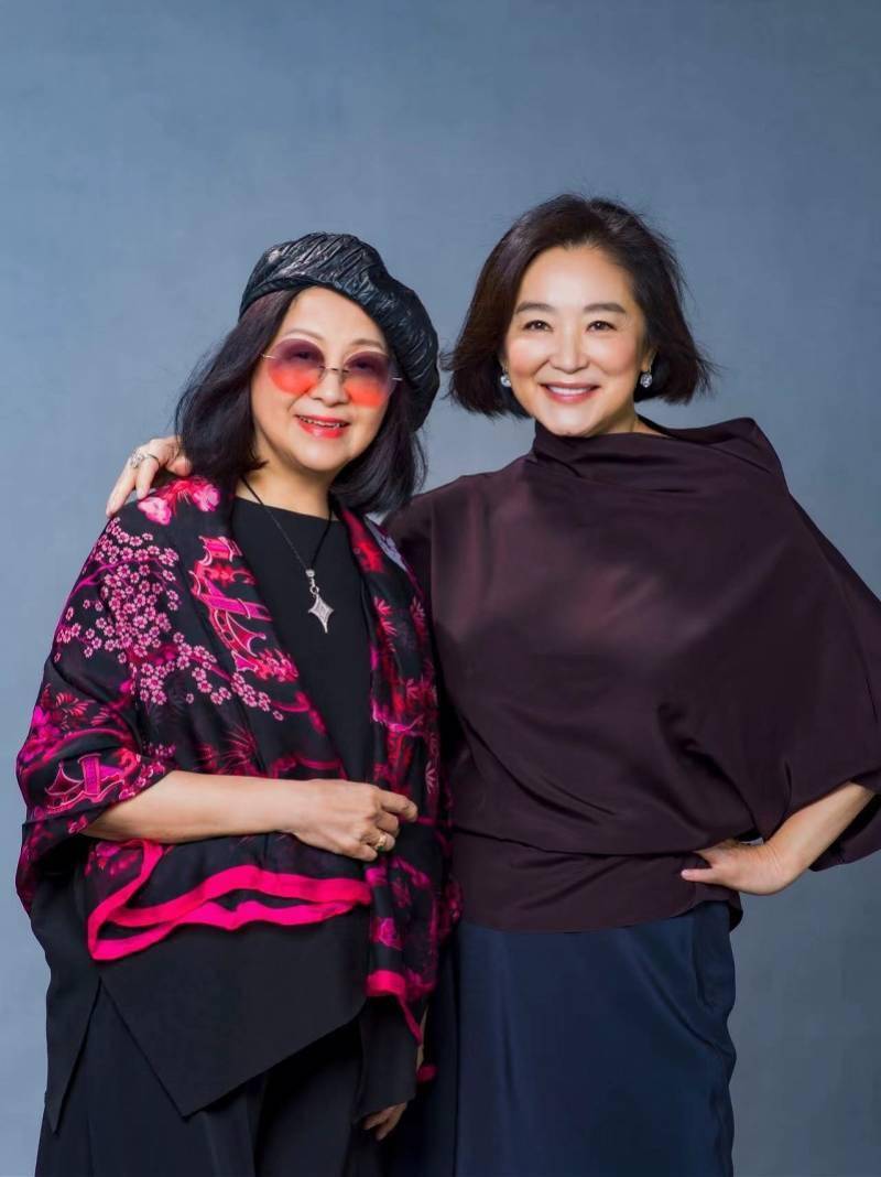 文章|与林青霞“谈心”：金圣华解密林青霞从影星到作家的华丽转身