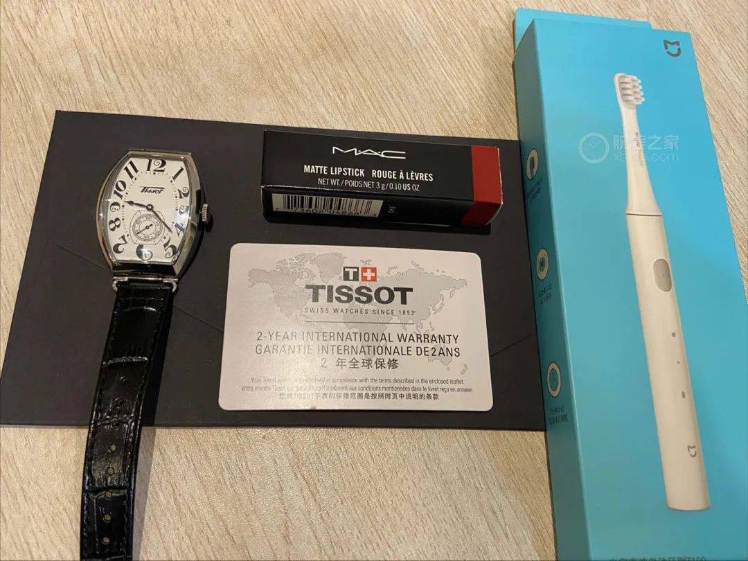 酒桶我买了只女表，戴上居然没有人认出来