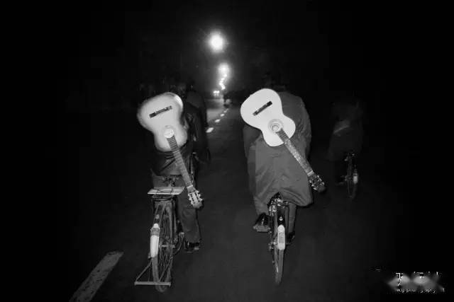 设备要单反何用？手机照样拍出自行车大片！