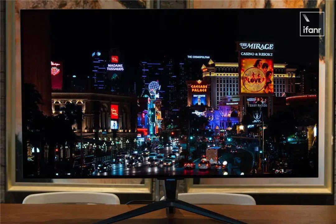 创维 G90 显示器体验：售价近万元，但居然挺有性价比？