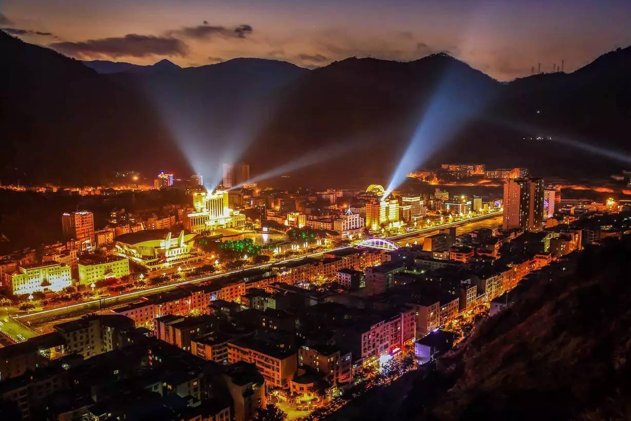 四川石棉首富打造中国最大烘焙连锁企业身家超20亿