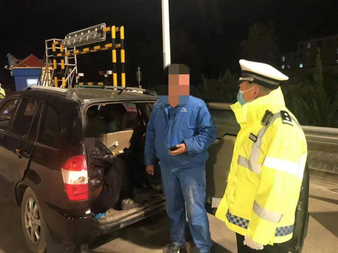 货物运输车夜间抛锚高速交警坚守8小时保安全