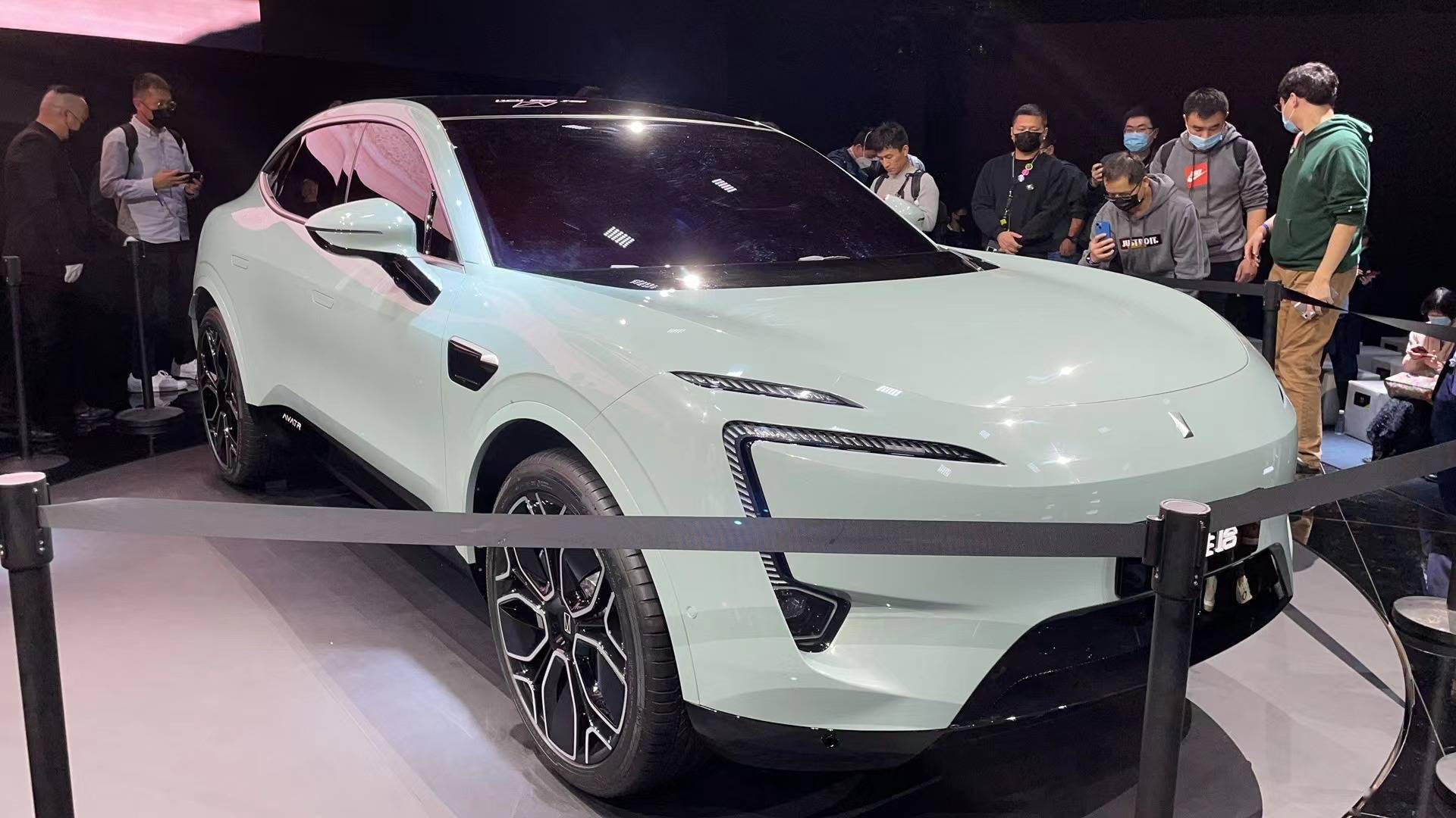 阿维塔11正式亮相 搭载华为智能驾驶系统 明年三季度交付