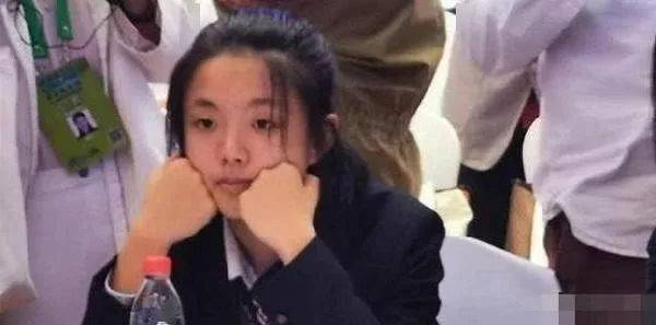 15岁高一女生解开世界性难题，婉拒央视采访：别让我妈看到