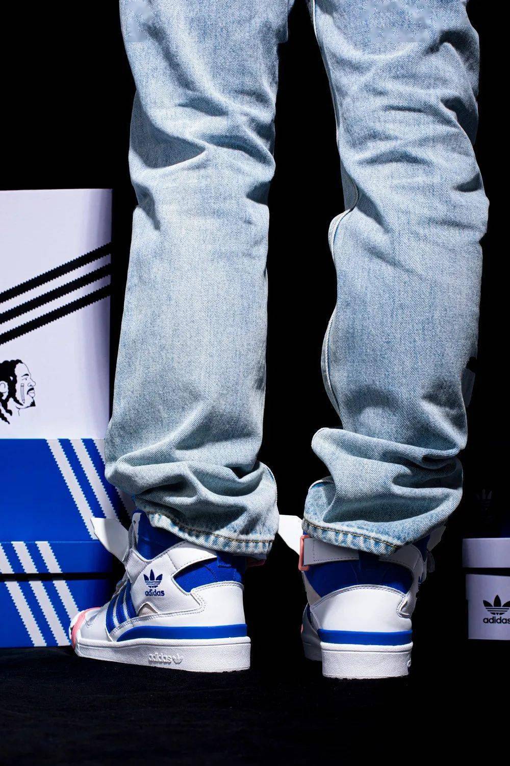 Kerwin 社交牛 X 症专属！今年阿迪最怪联名鞋定价看傻了！网友：上脚不挺帅吗？！