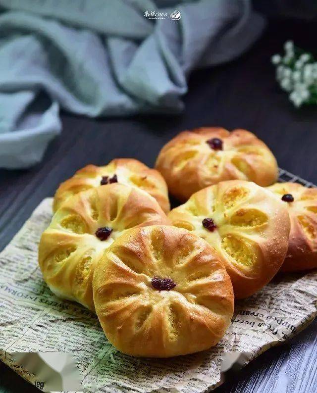 跟我做面包吧 这面包太好吃了 每周我都做一次 家人百吃不厌 面团