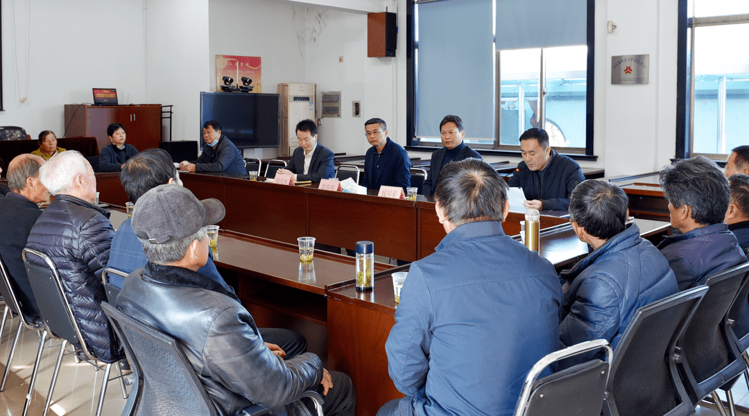 区委副书记张权权,重固镇党委书记顾荷英,镇党委副书记钱闪星等区镇