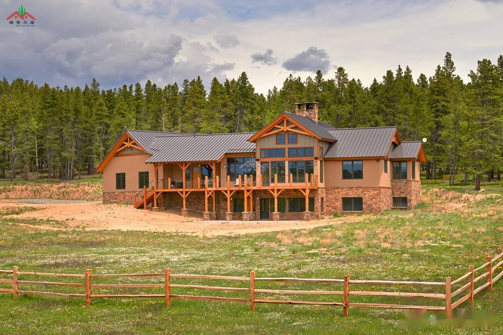 城市套路深还是回乡下农场建造一栋牧场风格的两层木别墅养老算了