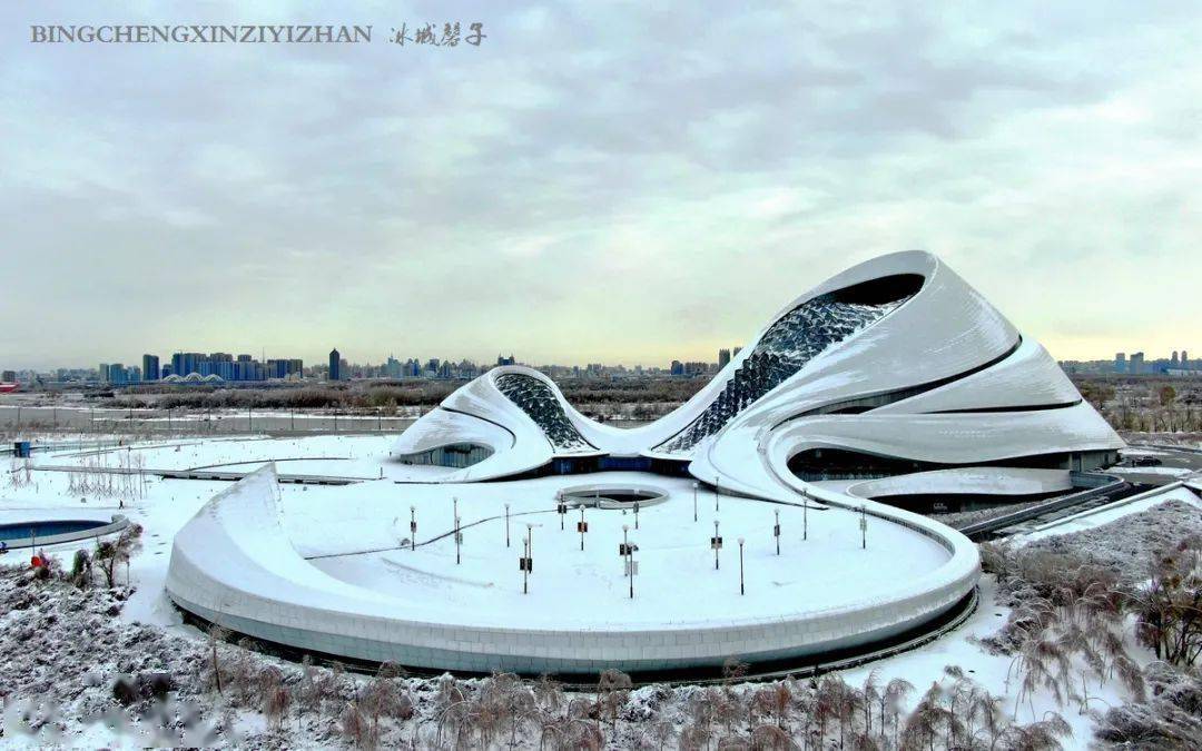 哈尔滨大剧院,耸立在松花江畔的艺术"雪山"_建筑造型