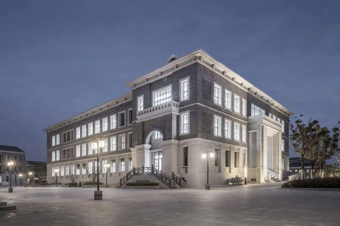 因办学需要进行改扩建.项目总建筑面积约10.79万㎡,总投资概算约6.