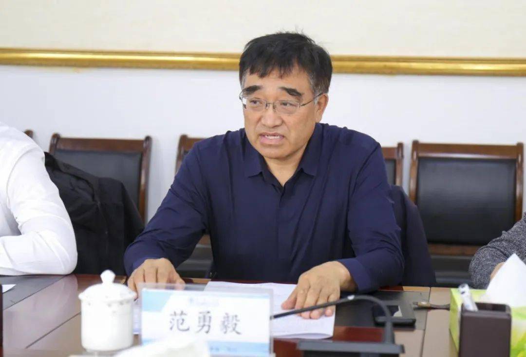 综合新闻何伟利副盟长到兴安职业技术学院就江南大学兴安盟技术创新