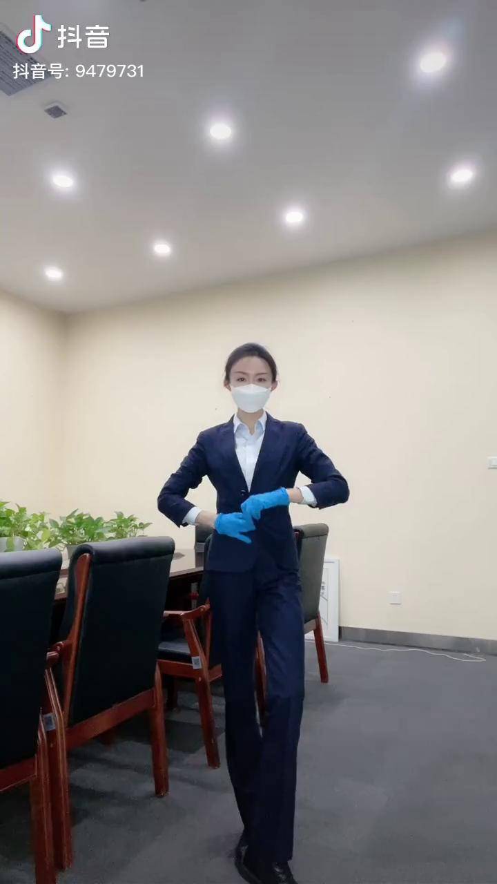 来吧嚣张的银行小姐姐来啦银行小姐姐dou小助手清空dj