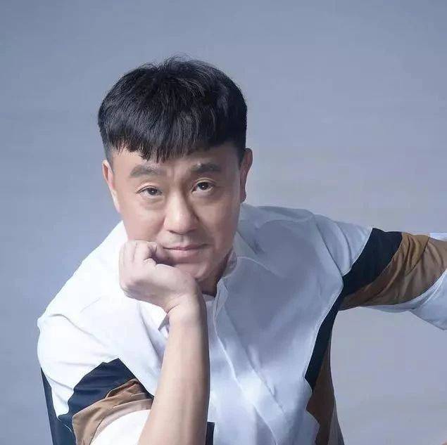 演员,何冰简介_演艺圈
