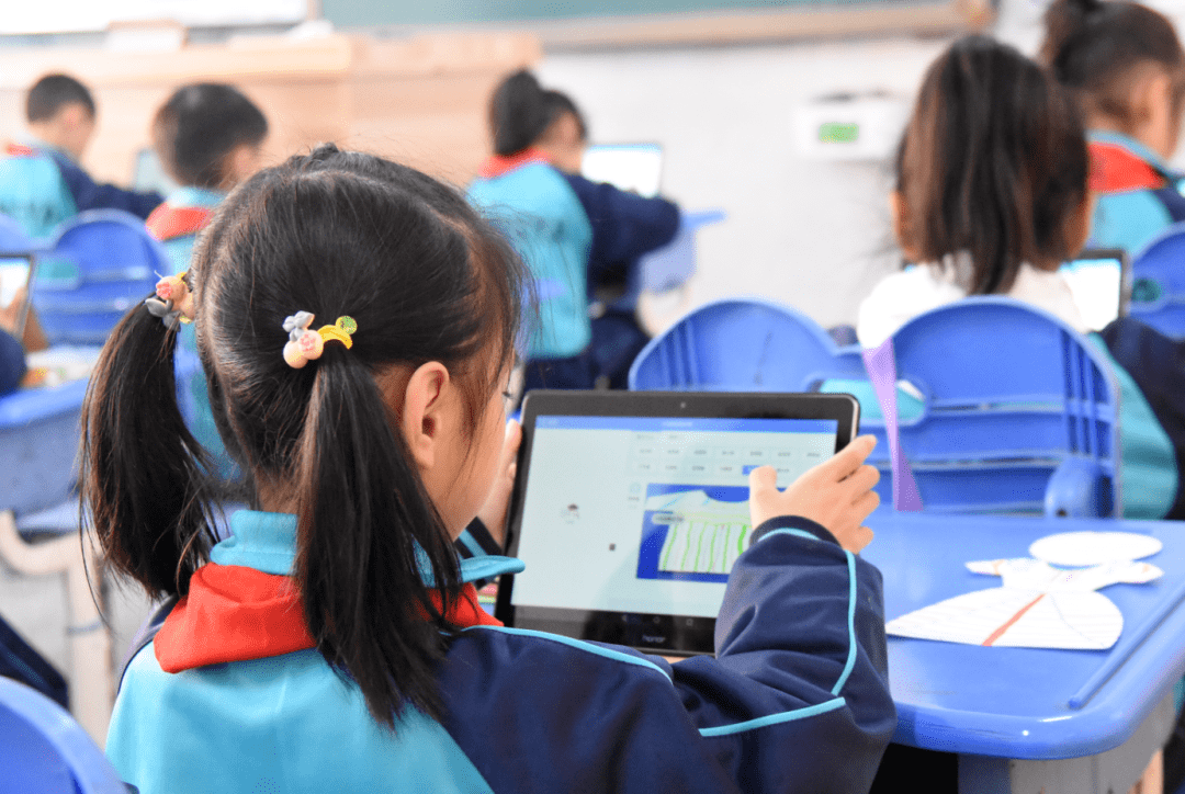 "双减"大展台 | 科技赋能教学,课堂有了智慧"大脑"!_作业