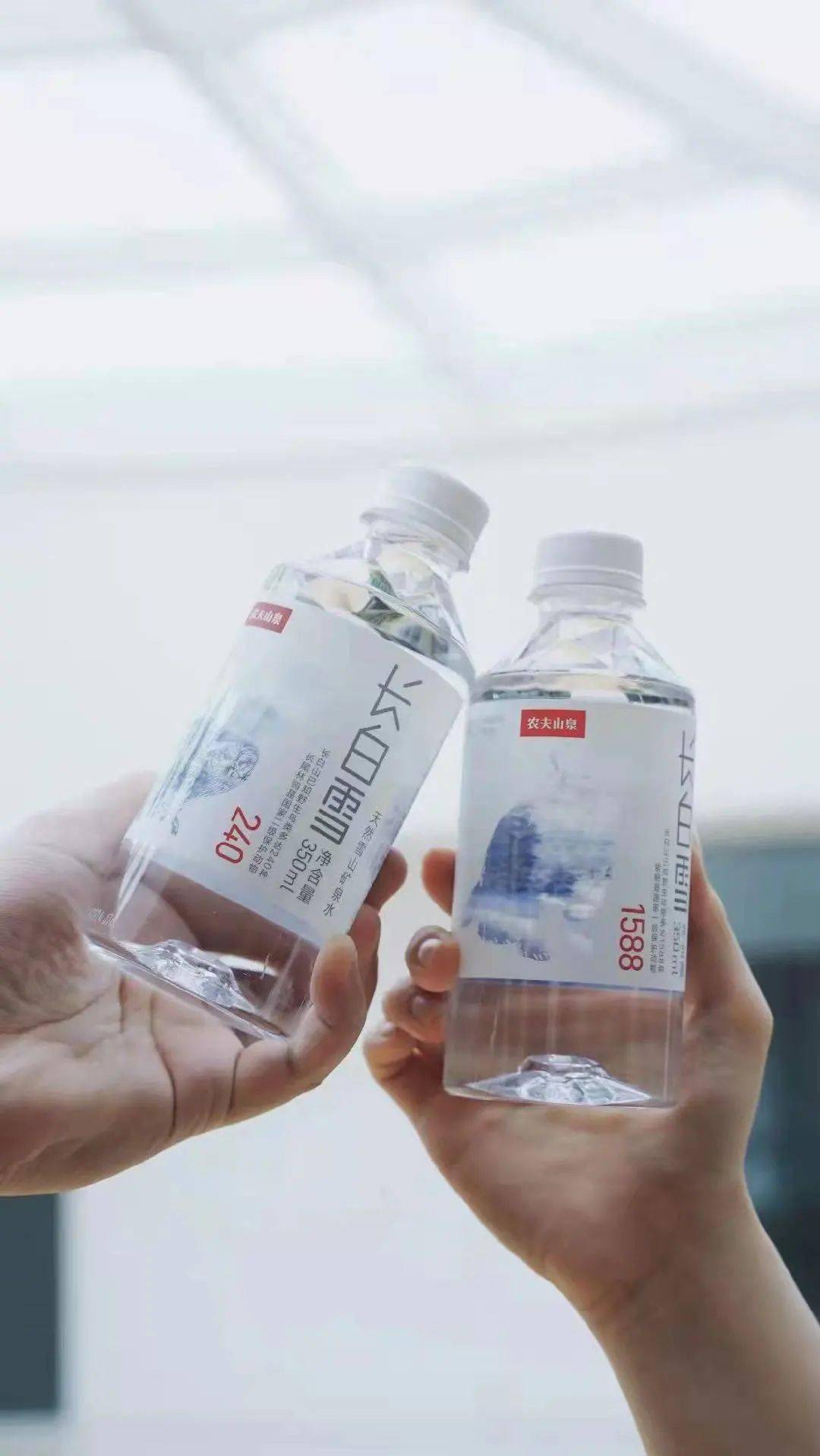 包装农夫山泉长白雪主题礼盒包装设计是初雪的味道