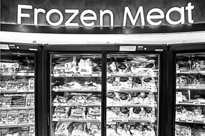 西方花式囤货 囤的是“必需”还是“心安”？