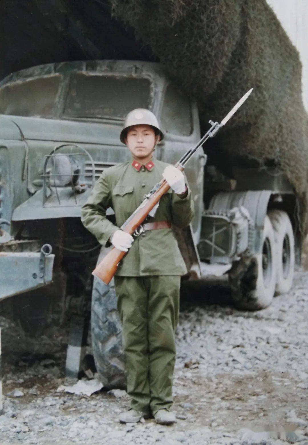 白斌:军旅梦,在改革开放中传承白解圣回忆,刚到部队训练很辛苦,但是