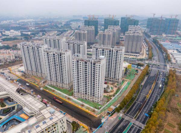南京:保障房项目施工忙