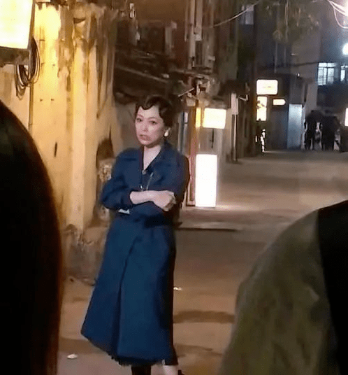 湾区|《大湾仔的夜》开播遭全网吐槽！三菜一汤卖1600元？吓死广州人！