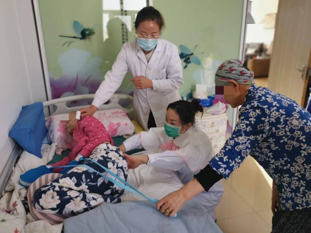 居民|【世界压疮预防日】医院伤口造口小组开展预防压疮公益活动