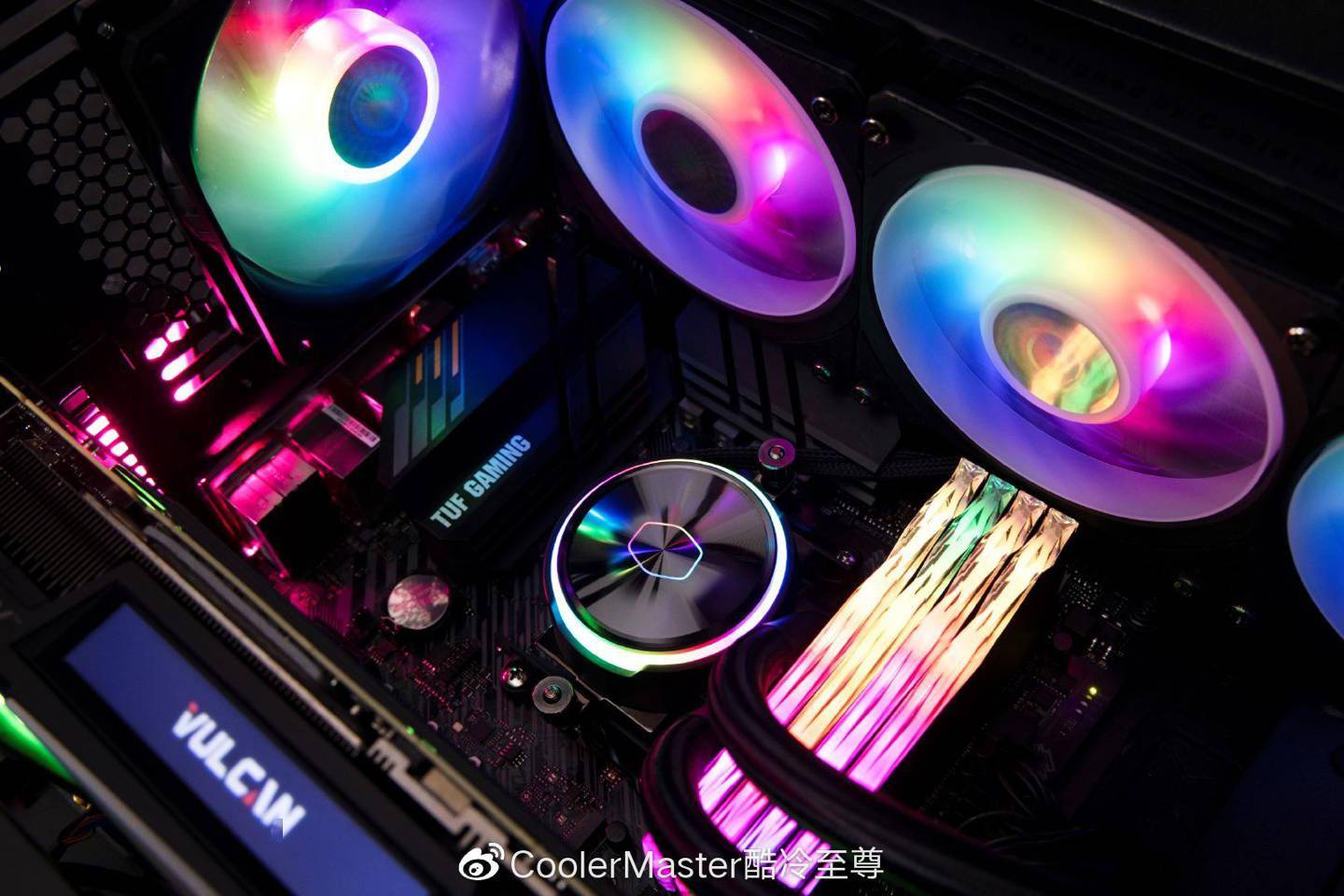 1499 元，酷冷至尊推出炎神 P360 水冷散热器：双腔体水冷头