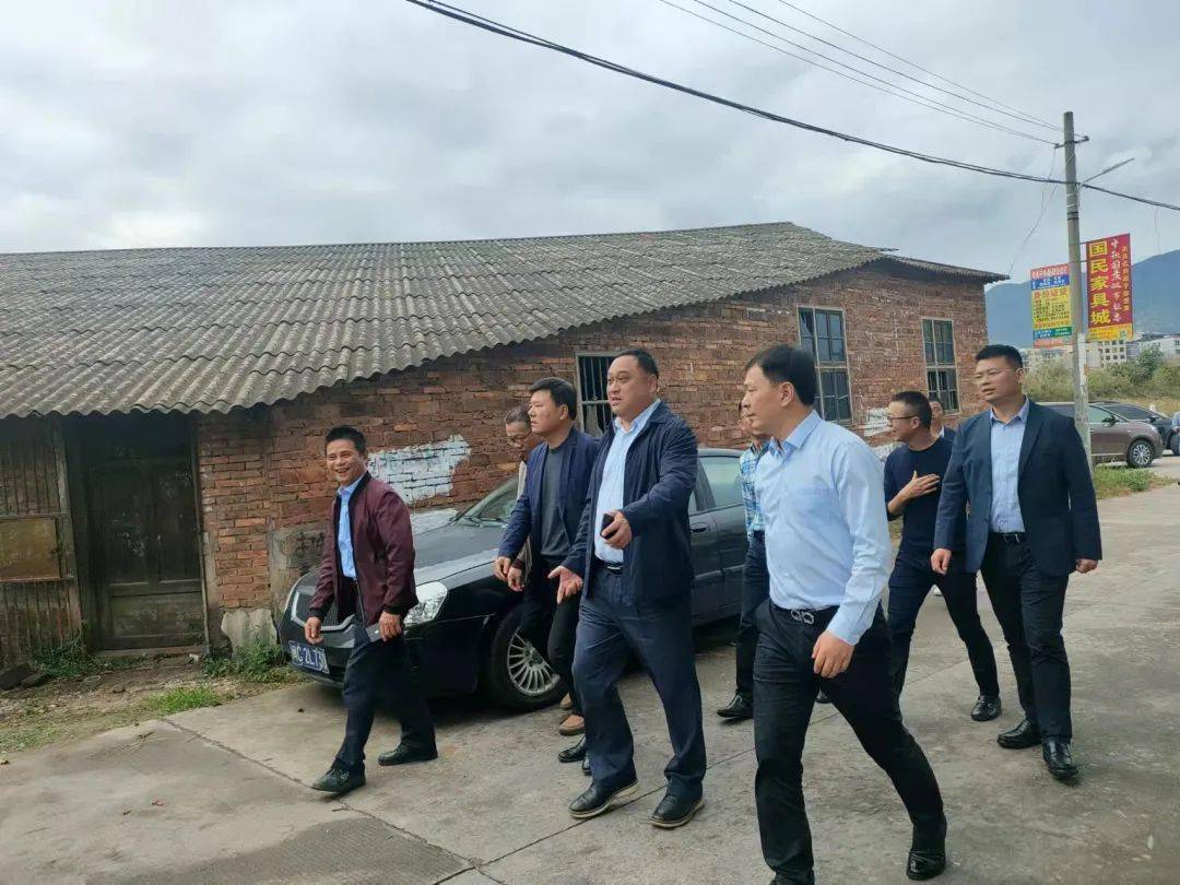 指导,城市管理局侯小泉局长,环境卫生考评中心石奋图主任以及相关乡镇