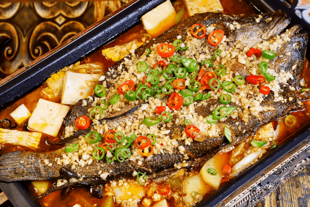 多汁又入味|· 烤财鱼 ·每只牛蛙都超大只,一锅的蛙肉足足有3.5斤!