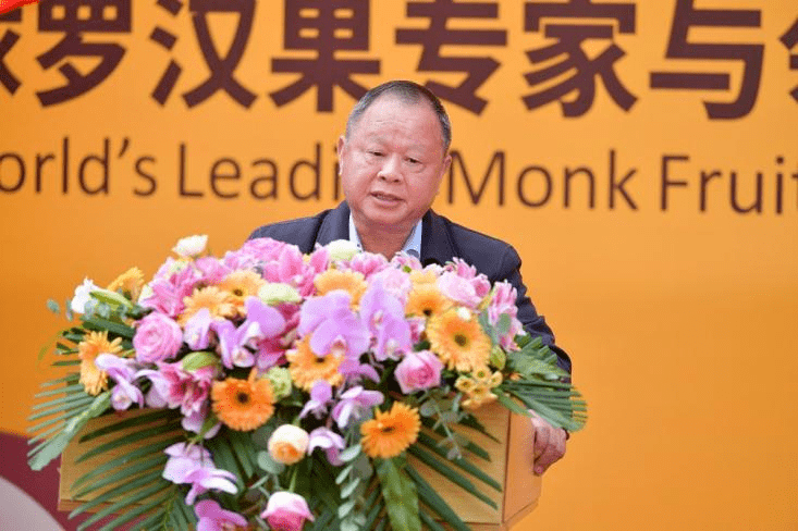 原自治区农业厅巡视员韦吉田致辞龙胜各族自治县县长黄强宣布生产线