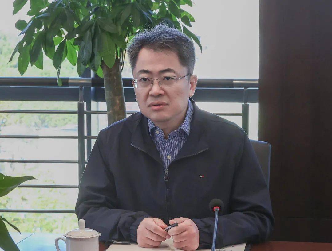 嘉定区委常委,政法委书记张劲松一行赴外冈镇调研政法工作_全力