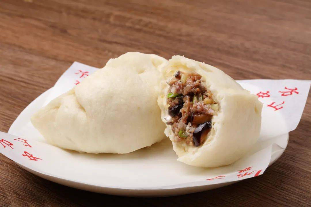 一个好吃的包子必须要馅多汁多,方中山满足您挑剔的味蕾,新鲜出炉的