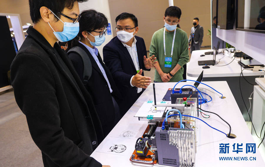 沉浸式体验2021中国5G+工业互联网大会上的“黑科技”