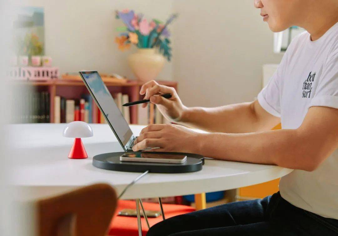 艺术一位男生给爱家融入了100种色彩，将会呈现出怎样的家居风格？