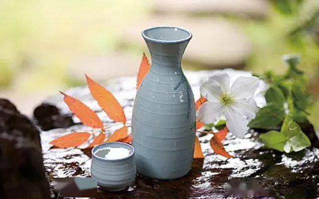 择一壶好酒,等一个对的人.