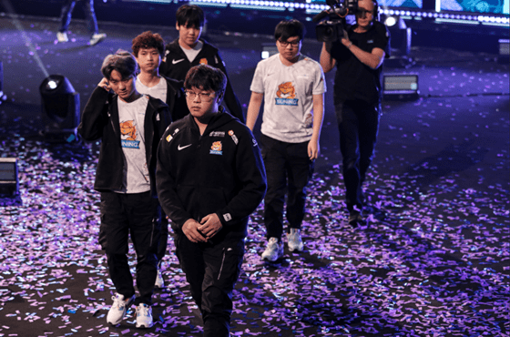 选手|LOL：S10亚军SN战队更名易帜！微博电竞宣布接替苏宁入席LPL