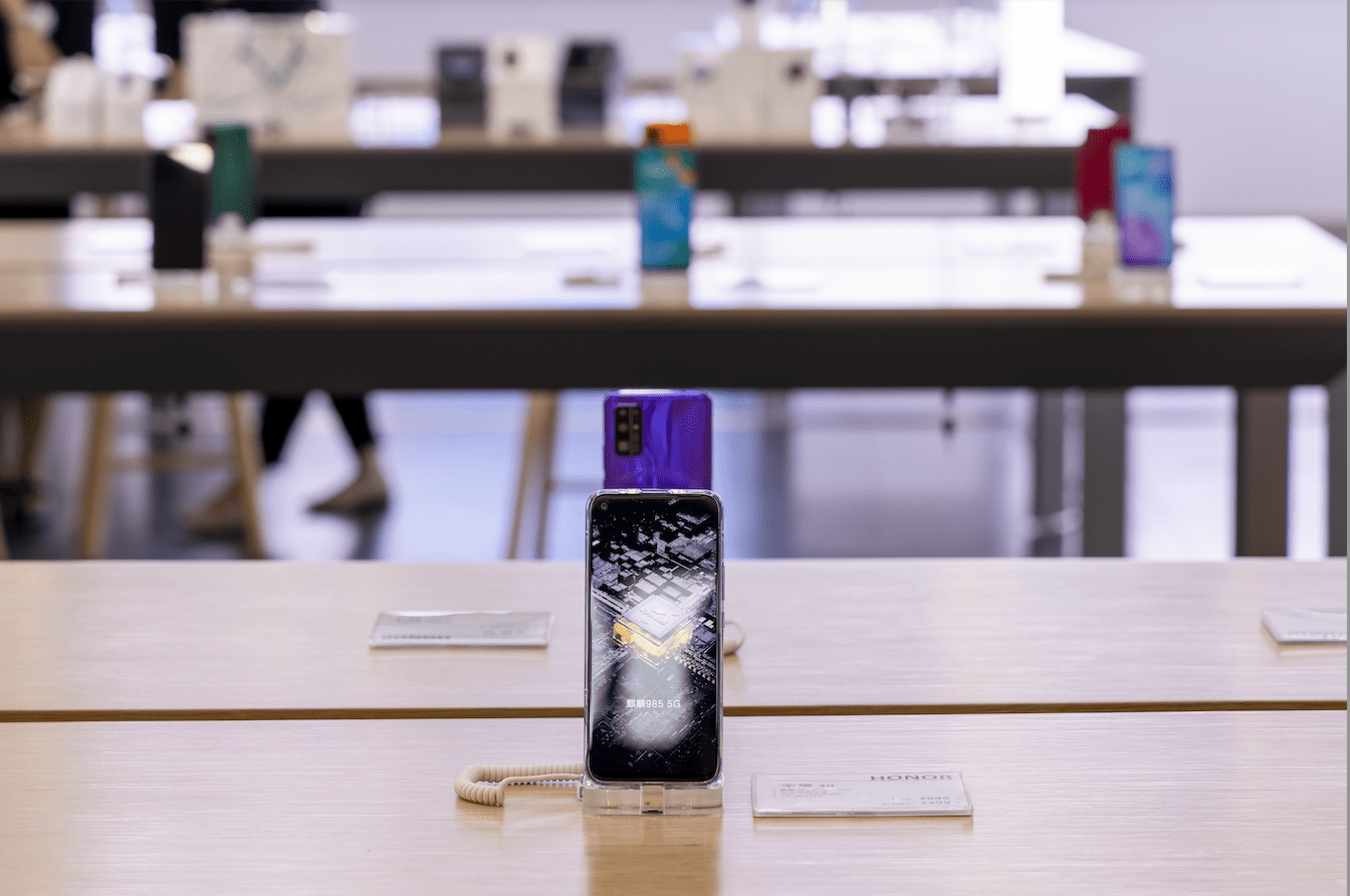 被芯片断供逼的！华为开卖二手机，消费者：有点太贵了