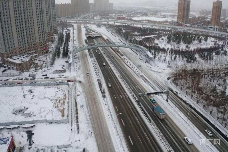 长春“自融雪路面”黑科技：小雪不结冰 大雪易清扫