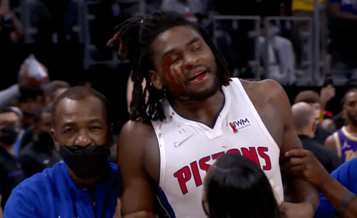 女足|体育产业早餐11.23|詹皇禁赛1场斯图尔特2场 2021世界足球先生候选公布