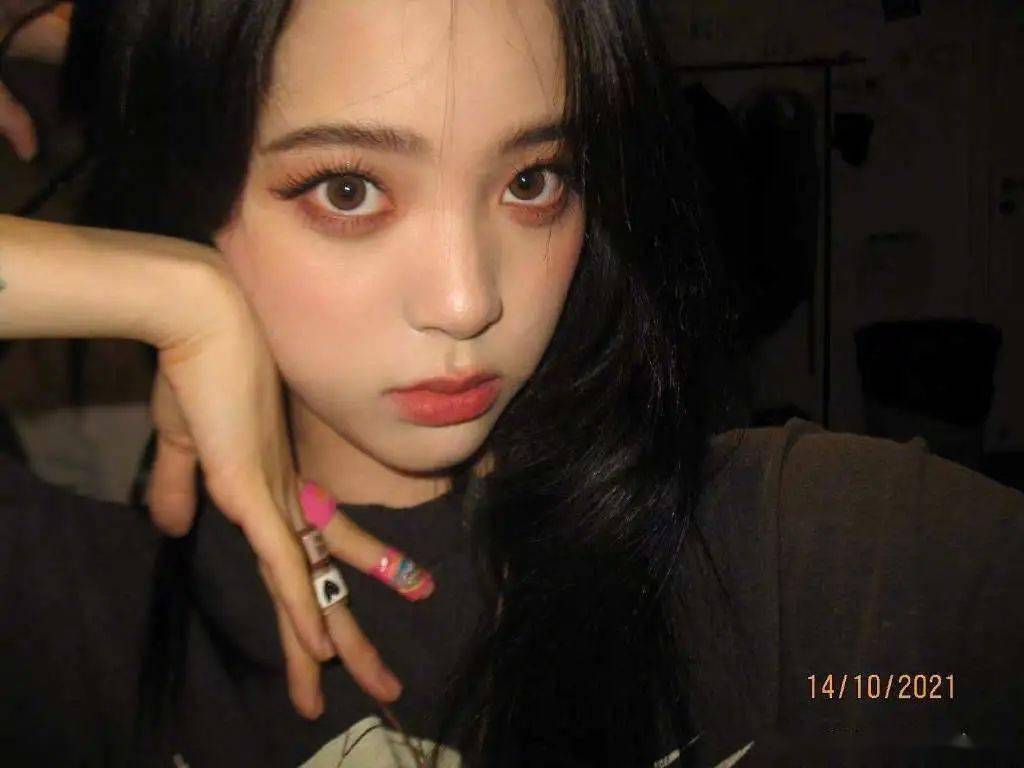 面的女明星们亲身力证“腮红是妆的灵魂”！