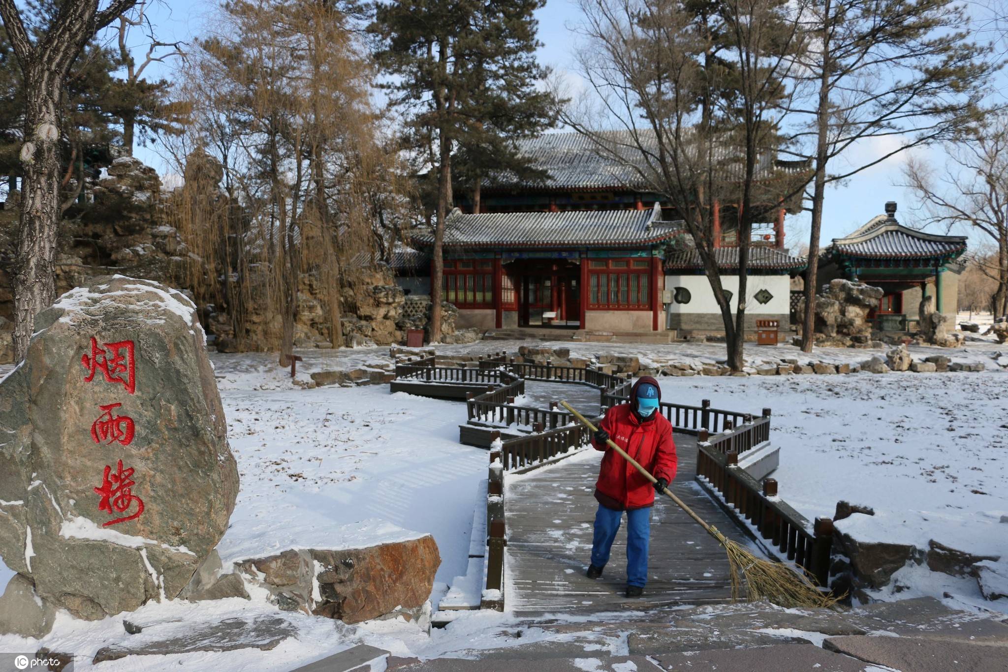 承德避暑山庄雪景图片