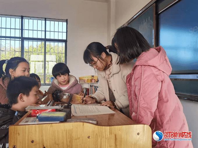 新邵县|用清贫和奉献诠释教育的意义——记新邵县新田铺镇中心小学教师谭爱丽