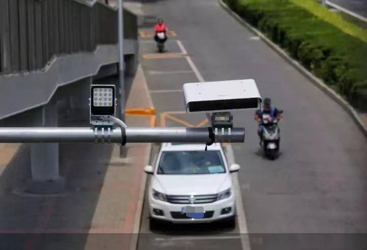 开车5分钟找车位半小时 智慧停车如何缓解“停车难”？